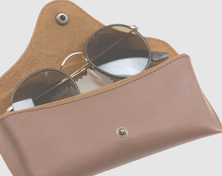 What is the difference between hard and soft eyeglass cases